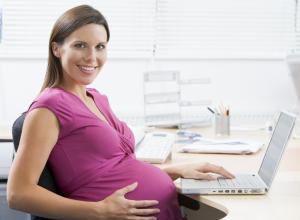 Daily Mail: в Великобритании врачам запретили называть беременных пациентов «матерями»
