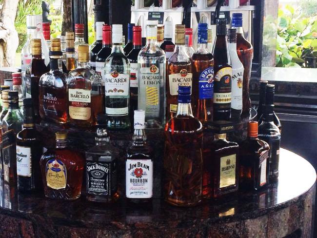 Сотрудников финского посольства в Швеции подозревают в незаконной торговле алкоголем
