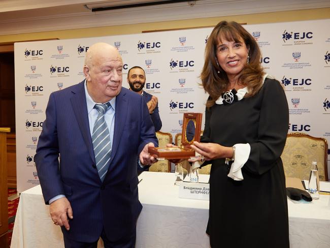 Европейский еврейский конгресс вручил президенту ФЕНКА награду «Иерусалимский компас»