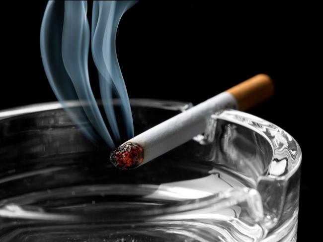 В Швеции появилась «живая» реклама, отвечающая кашлем на появление курильщиков