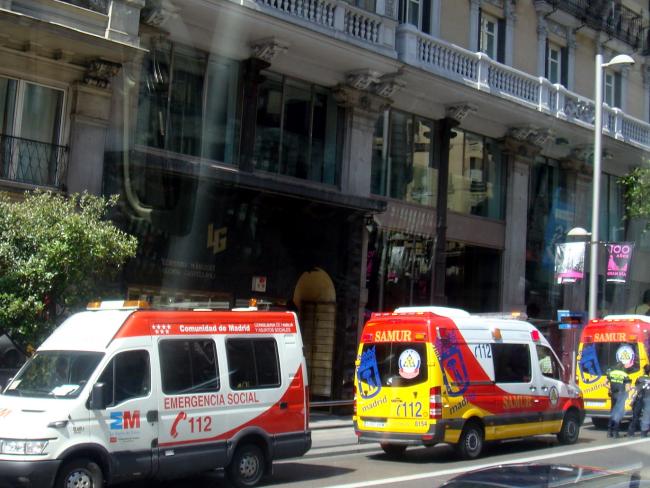 Автобус с туристами перевернулся в Барселоне