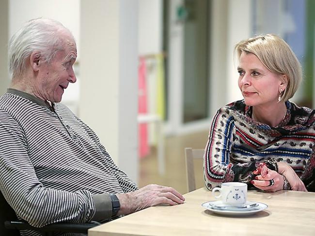 Швеция: безопасность и уход за пожилыми людьми