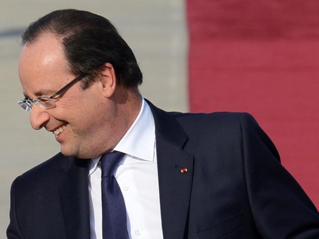 Франсуа Олланд «правеет» и обещает расформировать лагерь беженцев в Кале