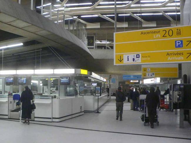 Полиция эвакуировала аэропорт «Шарль-де-Голль» в Париже