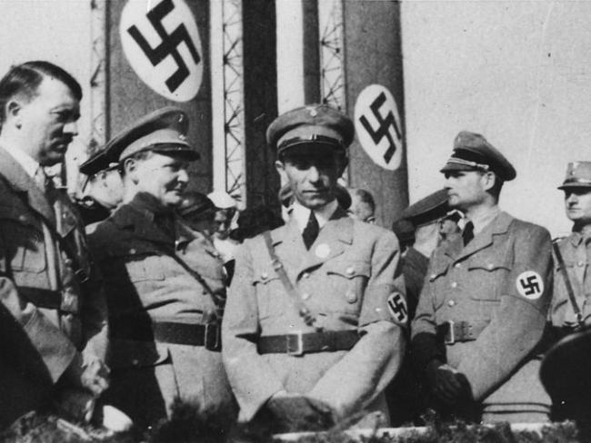 В Берлине неонацисты провели марш памяти Рудольфа Гесса, «заместителя фюрера»