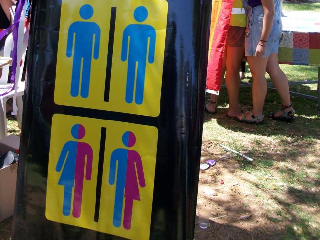 Оксфордский университет отказывается от местоимений «он» и «она» – ради трансгендеров